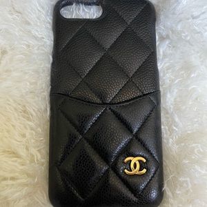 Chanel IPHONE X case, interior mark from a magnet.